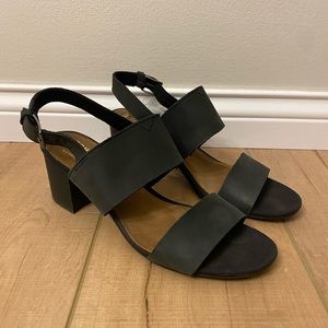 Tom’s Poppy Black Leather Heel